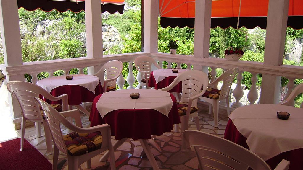 Vila Jadranka Apartments And Rooms Omisalj Ngoại thất bức ảnh